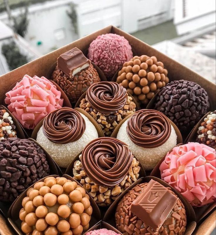variação de brigadeiros gourmet cremosos e deliciosos