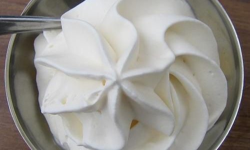 A Fascinante História do Chantilly: O Creme da Realeza
