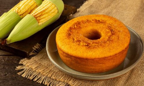 Bolo de Milho Cremoso: Tradição e Sabor Caipira