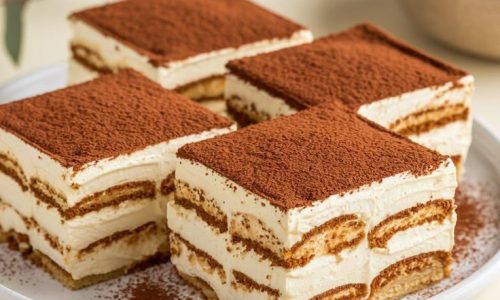 Pavê de Chocolate com Biscoito Champanhe – Clássico e Irresistível
